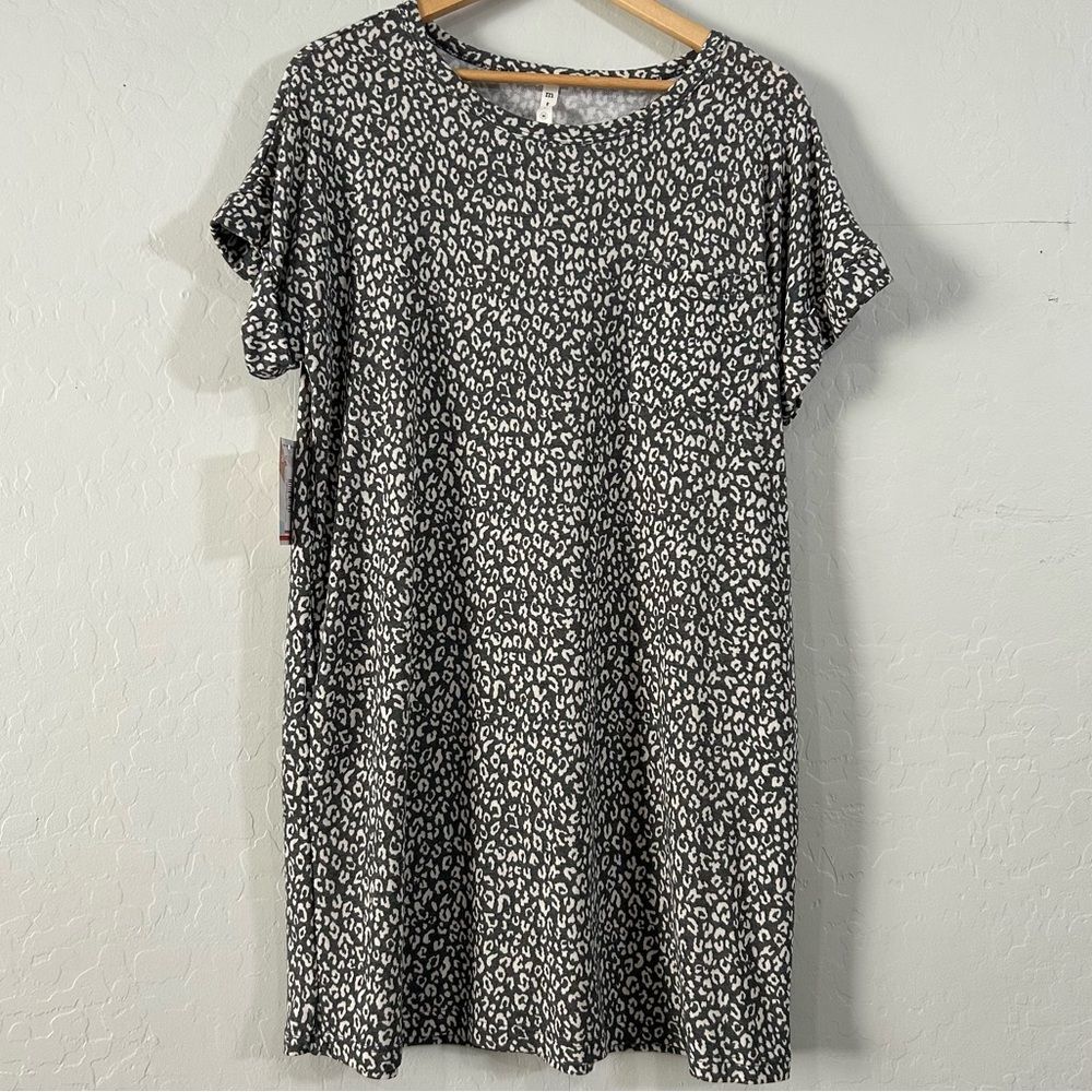 Gray Leopard Print T-Shirt Dress Medium Soft Stretchy Pockets Casual Lounge